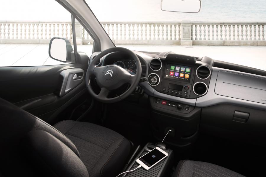 Интерьер Citroen E-Berlingo Multispace 2017 года  (WW) (фото 8 из 13)